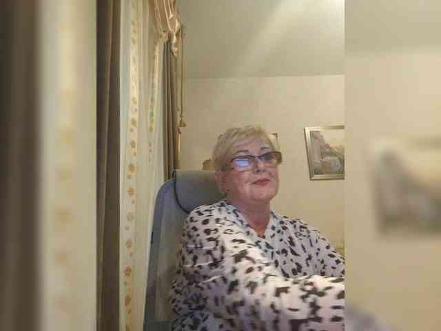 KarinkaSweet webcam