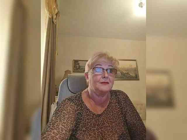 KarinkaSweet webcam