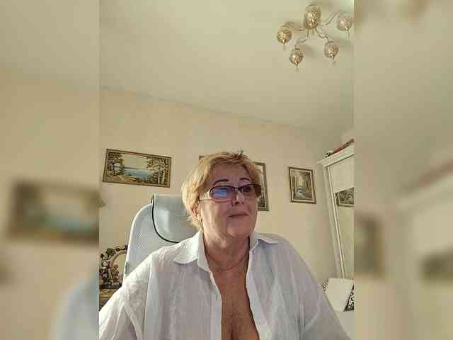 KarinkaSweet webcam