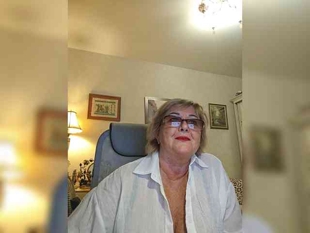KarinkaSweet webcam