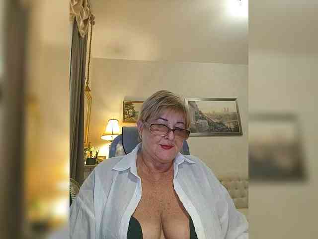 KarinkaSweet webcam