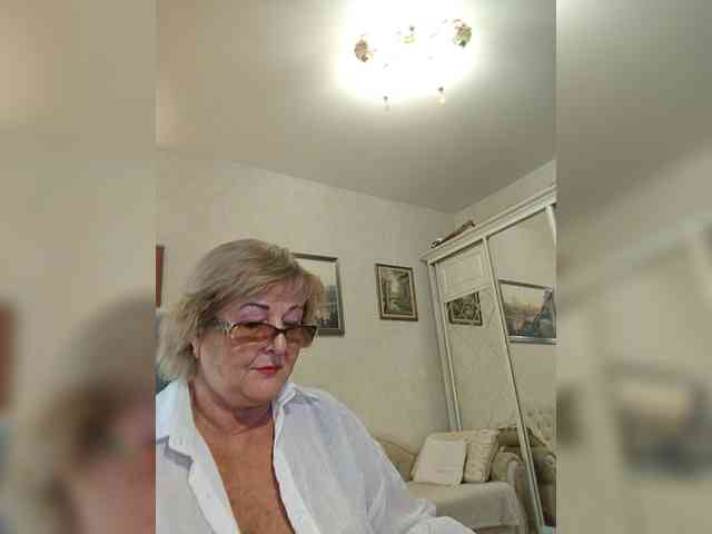 KarinkaSweet webcam