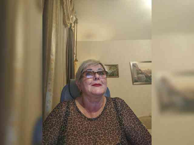 KarinkaSweet webcam