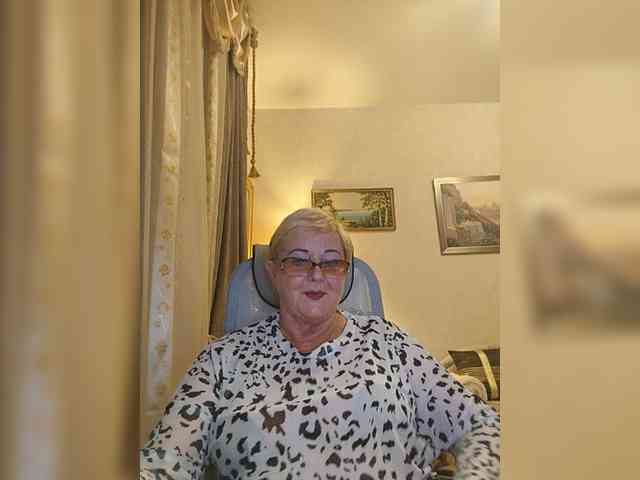 KarinkaSweet webcam