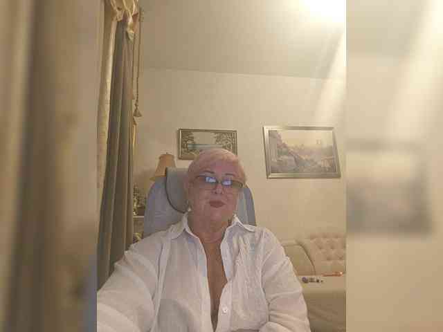 KarinkaSweet webcam