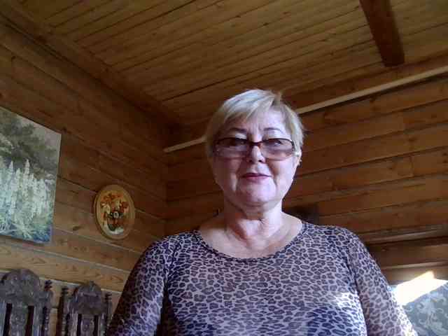 KarinkaSweet live female cam on bongacams