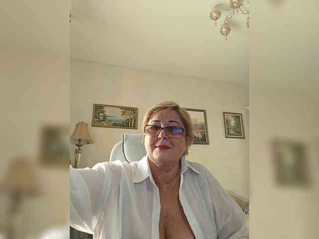KarinkaSweet webcam