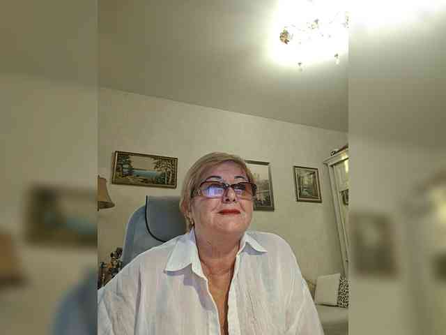KarinkaSweet webcam