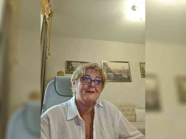 KarinkaSweet webcam