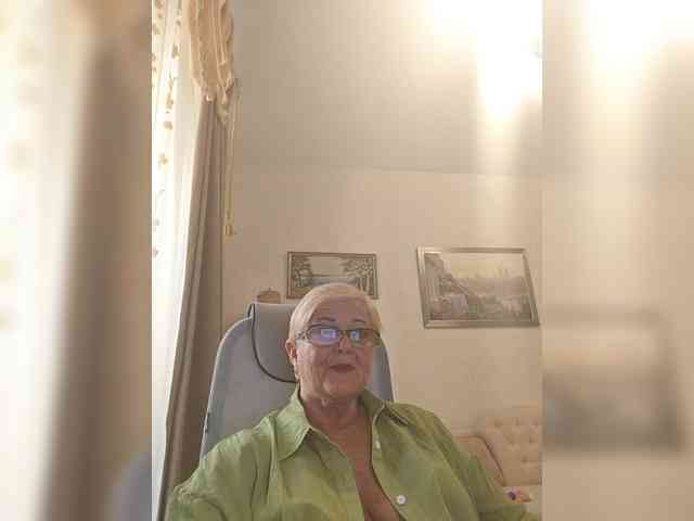 KarinkaSweet webcam