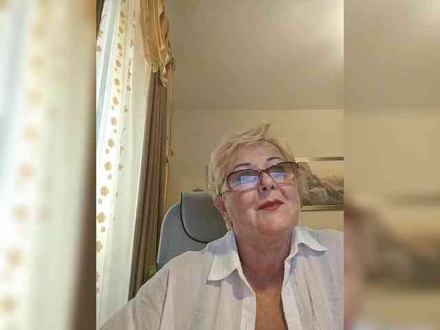 KarinkaSweet webcam