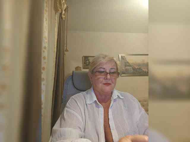 KarinkaSweet webcam