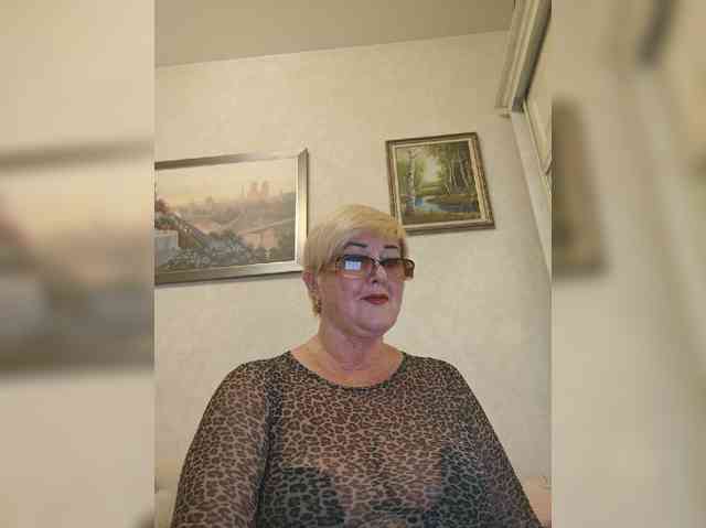 KarinkaSweet webcam