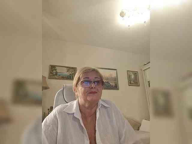 KarinkaSweet webcam