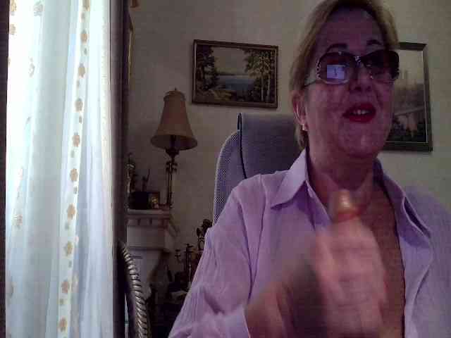 KarinkaSweet webcam