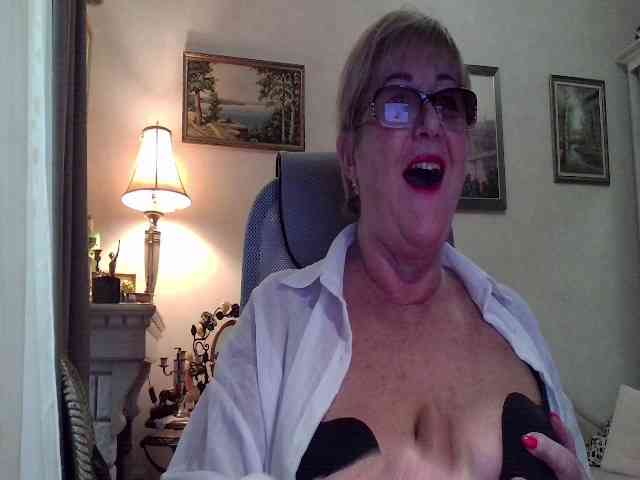 KarinkaSweet webcam