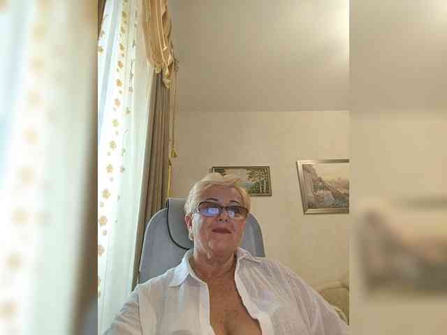 KarinkaSweet webcam