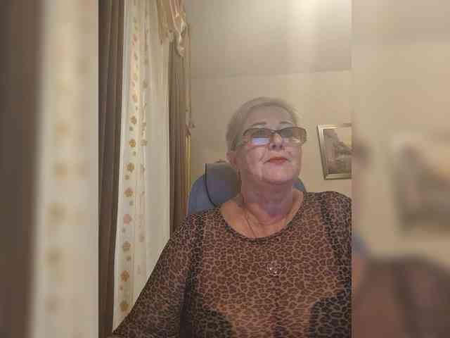KarinkaSweet webcam