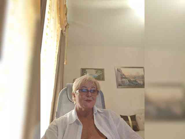KarinkaSweet webcam