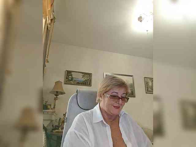 KarinkaSweet webcam