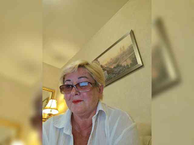 KarinkaSweet webcam