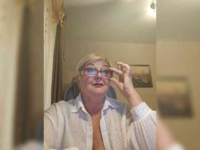 KarinkaSweet webcam