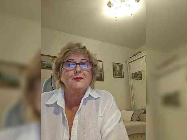 KarinkaSweet webcam