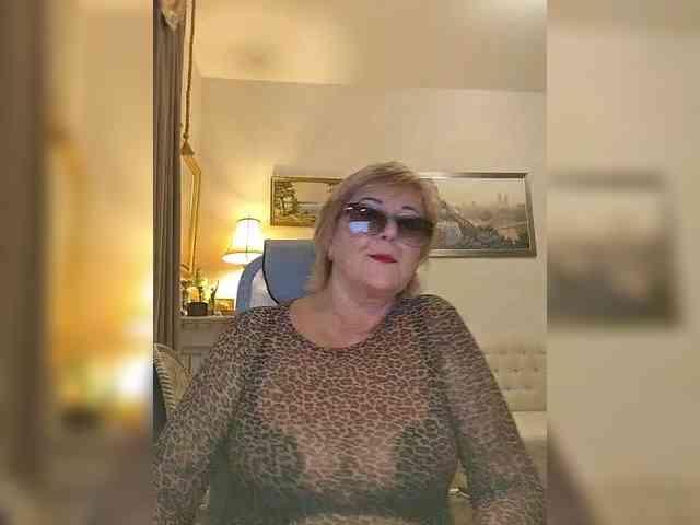 KarinkaSweet webcam
