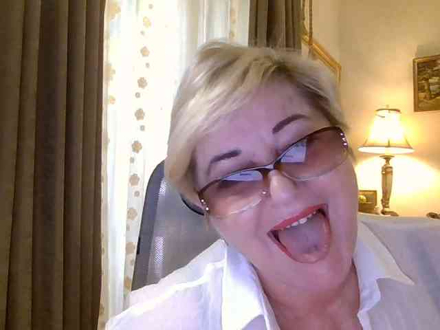 KarinkaSweet webcam