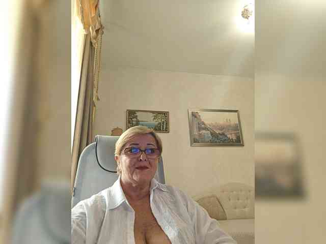 KarinkaSweet webcam