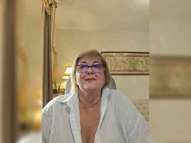 KarinkaSweet webcam