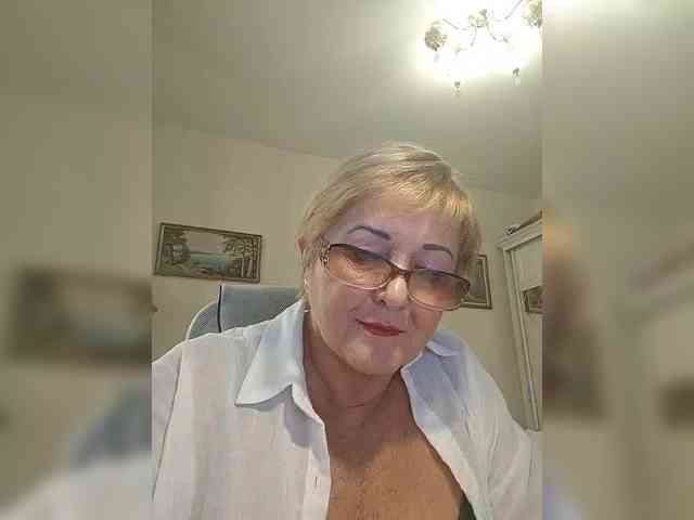 KarinkaSweet webcam