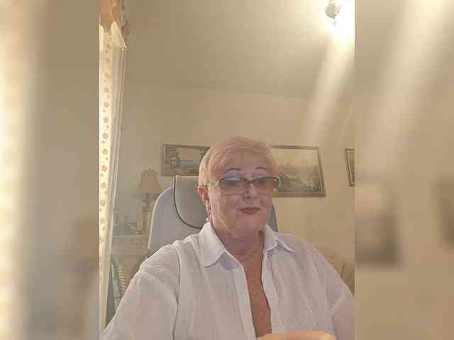 KarinkaSweet webcam