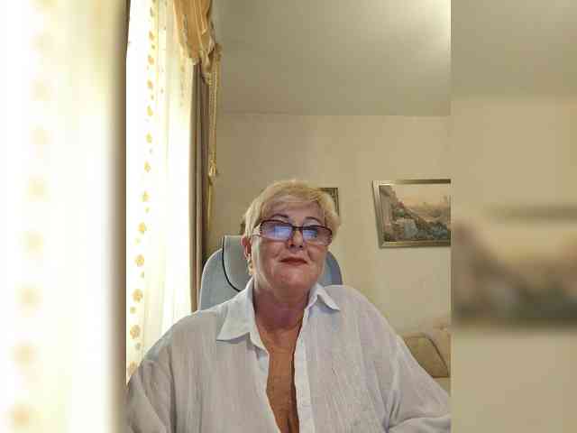 KarinkaSweet webcam
