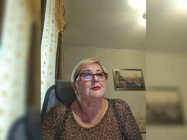 KarinkaSweet webcam