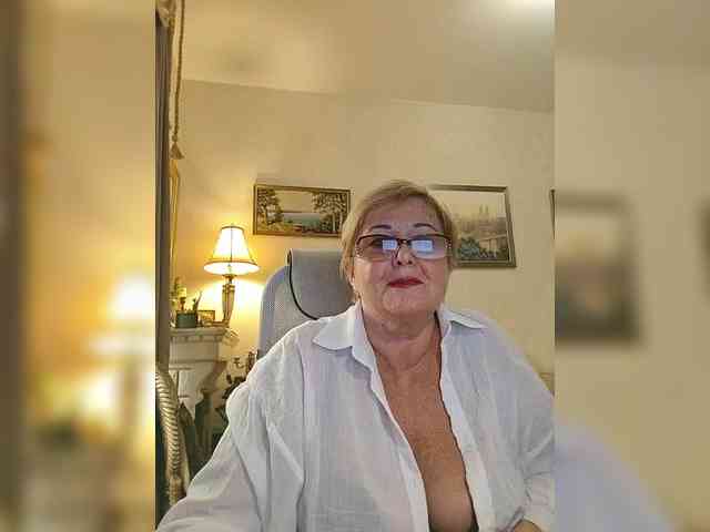 KarinkaSweet webcam