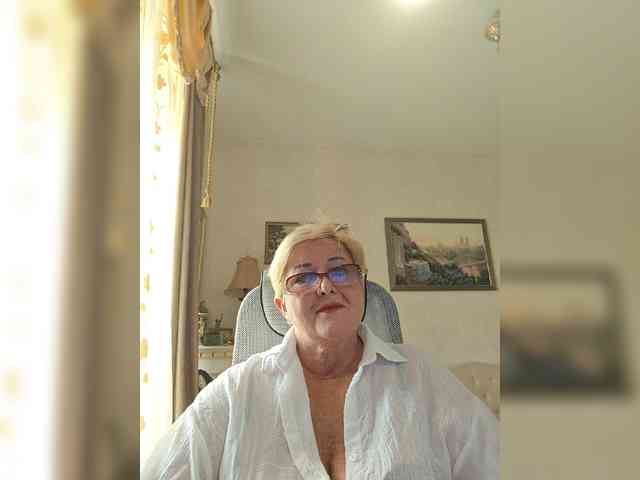 KarinkaSweet webcam