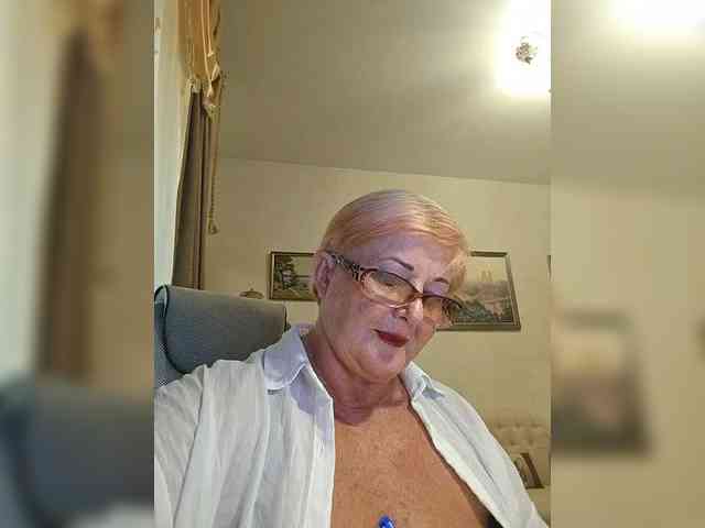 KarinkaSweet webcam