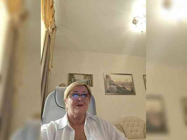 KarinkaSweet webcam