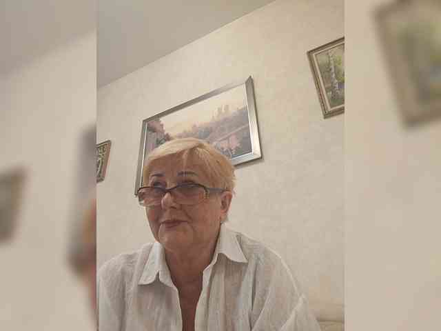 KarinkaSweet webcam