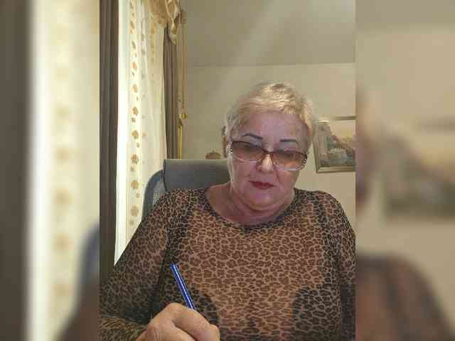 KarinkaSweet webcam