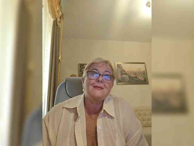 KarinkaSweet webcam