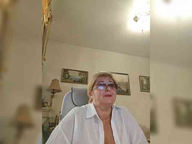 KarinkaSweet webcam
