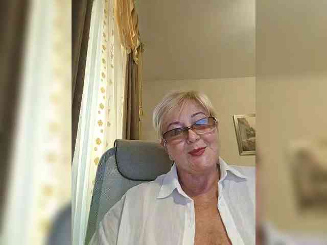 KarinkaSweet webcam