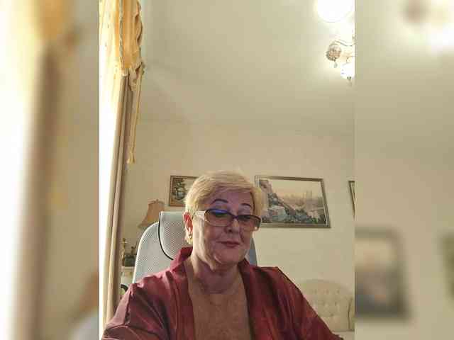 KarinkaSweet webcam