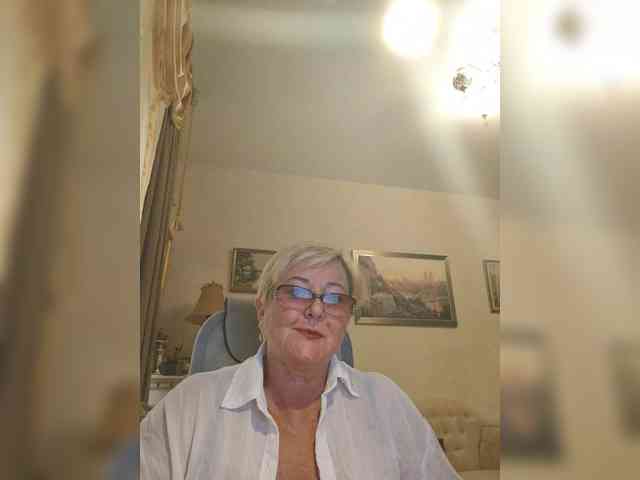KarinkaSweet webcam