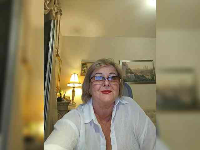 KarinkaSweet webcam