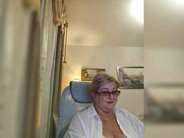 KarinkaSweet webcam