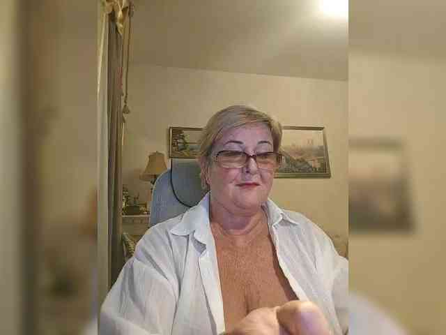 KarinkaSweet webcam