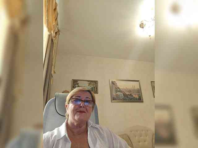 KarinkaSweet webcam